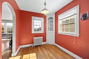 306 Cherry St, Holyoke, MA 01040 - Photo 6