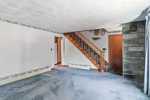 16 Holly Ct, Springfield, MA 01151 - Photo 4