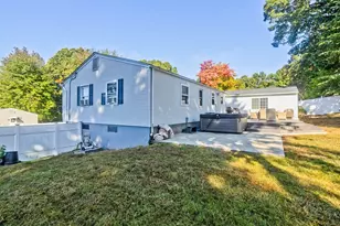 107 Parenteau Dr, Chicopee, MA 01020 - Photo 2