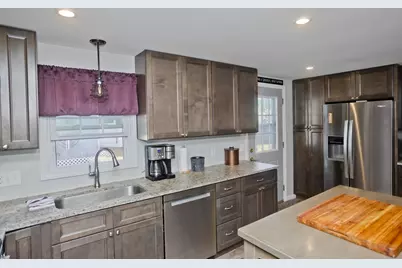 107 Parenteau Dr, Chicopee, MA 01020 - Photo 16