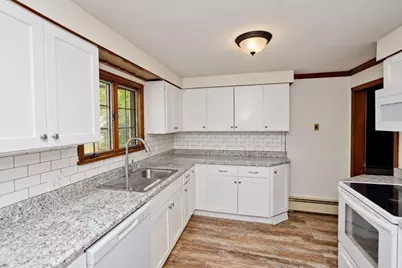 290 Morton St, West Springfield, MA 01089 - Photo 8
