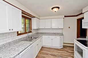 290 Morton St, West Springfield, MA 01089 - Photo 8