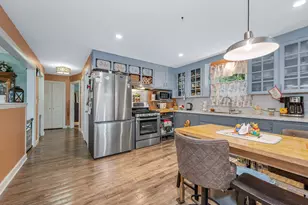 27 Legros St, Fitchburg, MA 01420 - Photo 6