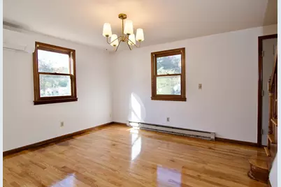 21 Carmel Ln, Agawam, MA 01030 - Photo 8