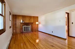 21 Carmel Ln, Agawam, MA 01030 - Photo 2