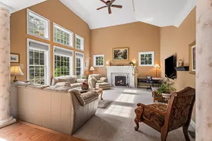 27 Dairy Dr, Upton, MA 01568 - Photo 4
