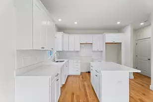 76 Valmor St, Worcester, MA 01604 - Photo 12