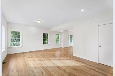 76 Valmor St, Worcester, MA 01604 - Photo 6