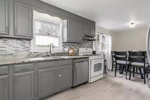 631 E Merrimack St, Lowell, MA 01852 - Photo 10