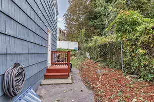 631 E Merrimack St, Lowell, MA 01852 - Photo 26