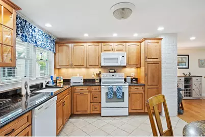 79 Brookville Ave, Brockton, MA 02302 - Photo 10