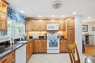 79 Brookville Ave, Brockton, MA 02302 - Photo 10