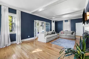 133R Pleasant St, Woburn, MA 01801 - Photo 8