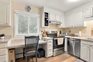 35 Jacqueline Rd, Waltham, MA 02452 - Photo 8