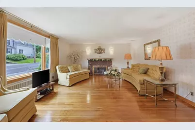 11 Preston St, Wakefield, MA 01880 - Photo 8