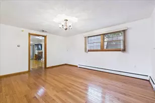 25 Oakview Cir, Medway, MA 02053 - Photo 18