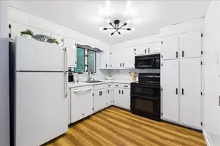 25 Oakview Cir, Medway, MA 02053 - Photo 12