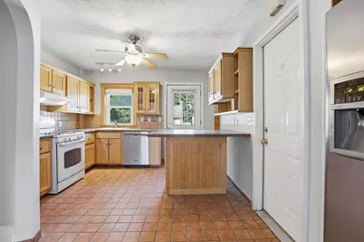 10 Parkway #2, Stoneham, MA 02180 - Photo 4