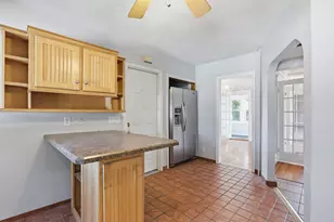 10 Pkwy, Stoneham, MA 02180 - Photo 6