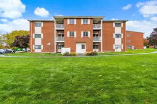 22 Dailey St, Attleboro, MA 02703 - Photo 2