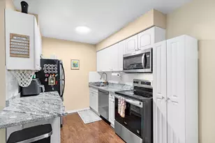 22 Dailey St, Attleboro, MA 02703 - Photo 10