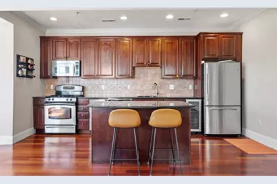 98 G St #4, Boston, MA 02127 - Photo 4