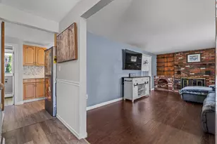 105 Freda Ln, Lowell, MA 01854 - Photo 4