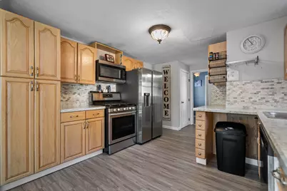 105 Freda Ln, Lowell, MA 01854 - Photo 10