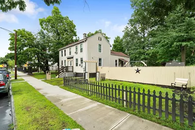 19 Suffolk St, Springfield, MA 01109 - Photo 4