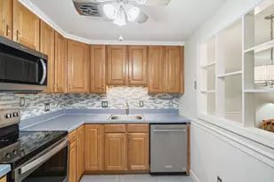 4 Colonial Dr, Andover, MA 01810 - Photo 2
