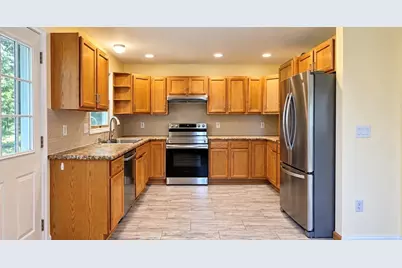 2 Grandview Ln, Easthampton, MA 01027 - Photo 6