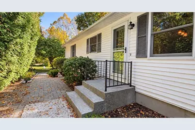 2 Grandview Ln, Easthampton, MA 01027 - Photo 2