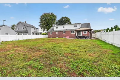 15 Maryland Avenue, Chicopee, MA 01020 - Photo 36