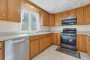 37 Dennis St, Attleboro, MA 02703 - Photo 10