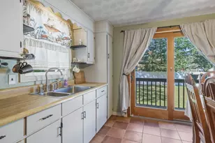 49 Crest St, Ludlow, MA 01056 - Photo 4