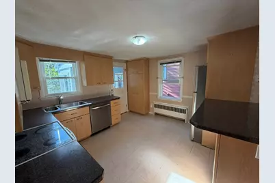32 Aldrich St, Boston, MA 02131 - Photo 6
