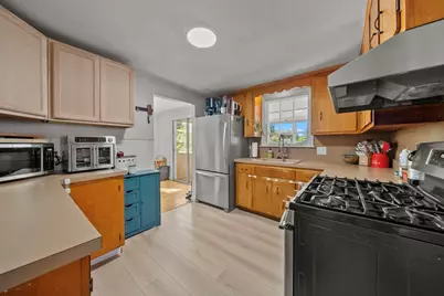 18 Thompson Ln, Lynn, MA 01904 - Photo 12