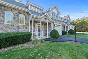 25 Stonebury Way, Tewksbury, MA 01876 - Photo 2