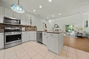 25 Stonebury Way, Tewksbury, MA 01876 - Photo 6