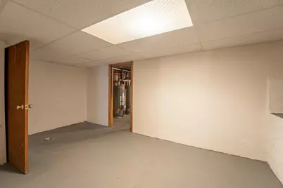 126 Clay St, Pawtucket, RI 02860 - Photo 12