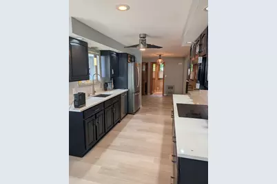 192 Ambrose St, Springfield, MA 01109 - Photo 6