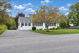 318 Essex St, Whitman, MA 02382 - Photo 2