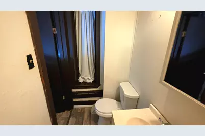 650 High St #1L, Holyoke, MA 01040 - Photo 6
