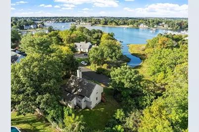 7 Hutton St, Danvers, MA 01923 - Photo 4