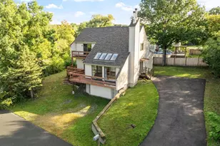 7 Hutton St, Danvers, MA 01923 - Photo 2