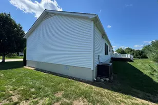 22 Brookstone Dr, Bridgewater, MA 02324 - Photo 6