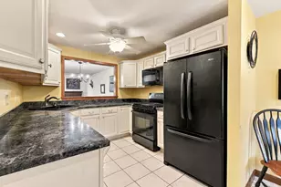 23 Hawthorne Village, Franklin, MA 02038 - Photo 6