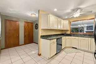 23 Hawthorne Village, Franklin, MA 02038 - Photo 8