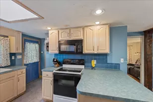 11 Lackey St, Haverhill, MA 01830 - Photo 6