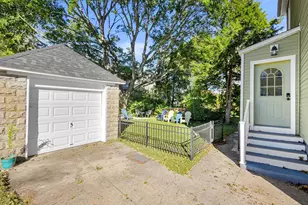 69 Milford St, New Bedford, MA 02745 - Photo 18